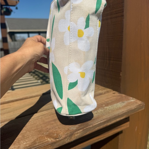 NWOT Marc Jacobs Beige Floral Daisy Pouch Cosmetic Travel Bag - Picture 6 of 9